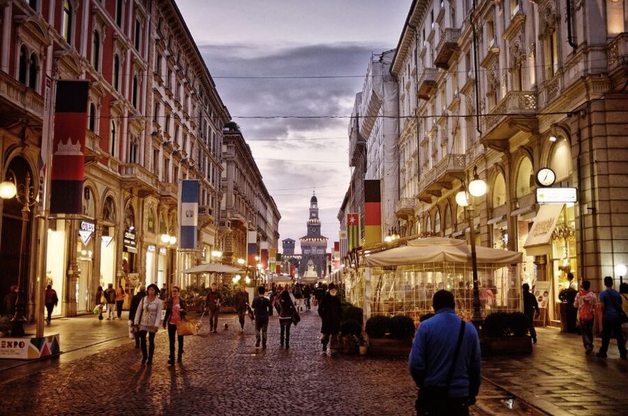 Milan by Night 2-Hour Walking Tour - Why the guide matters more than the route