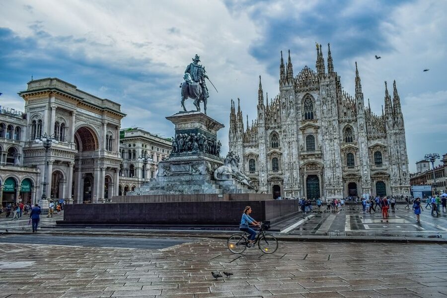 Milan by Night 2-Hour Walking Tour - Weather, walking, and practical comfort
