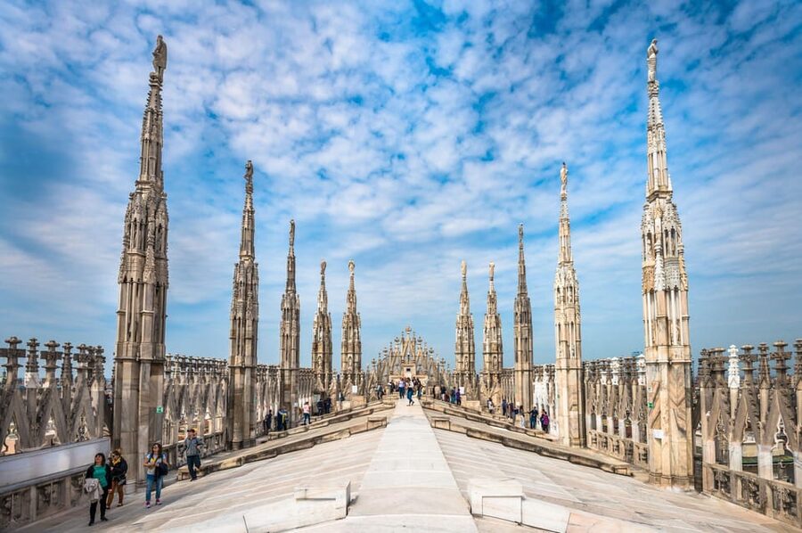 Milan: Cathedral and Terraces Guided Tour with Tickets - Timing, languages, and practical details