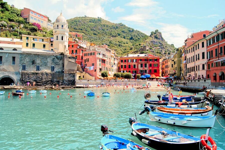 Milan: Cinque Terre Full-Day Guided Trip With Cruise - Guides, group movement, and audio equipment