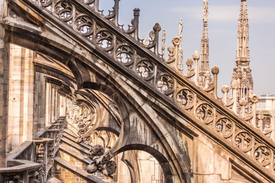 Milan Duomo and Rooftop 2-Hour Guided Tour - Entering the cathedral directly from the roof