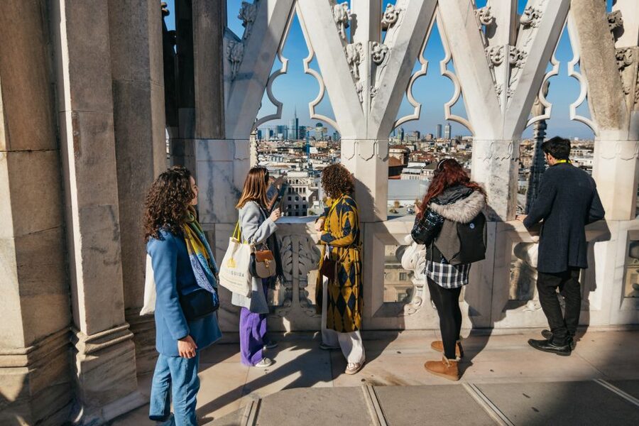 Milan: Duomo Rooftop and Cathedral Guided Tour with Tickets - What makes the rooftop walk special