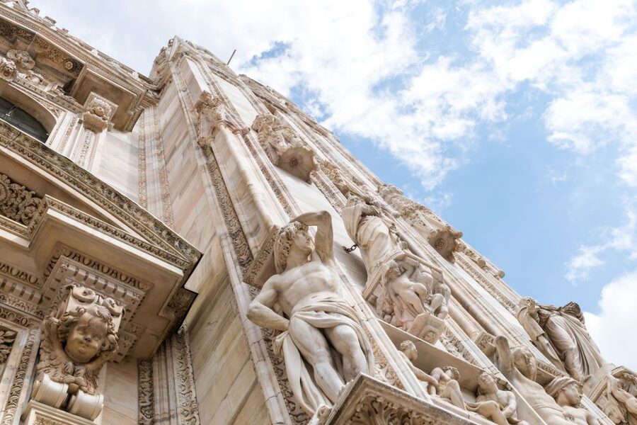Milan: Duomo & Rooftop Tour with Optional Hop-On Hop-Off Bus - Riding up to the Duomo rooftop