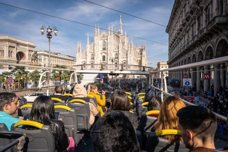 Milan: Gray Line Milan Open Tour Hop-On Hop-Off Bus Tour - The two routes and how to choose between them
