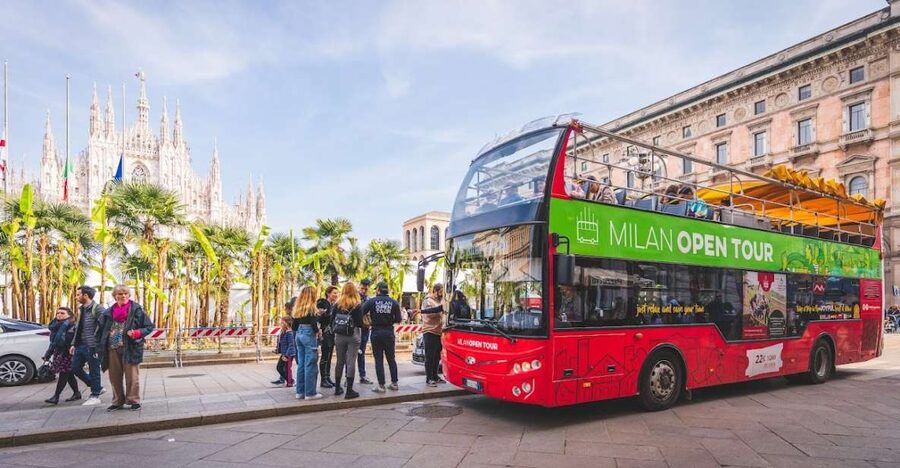 Milan: Gray Line Milan Open Tour Hop-On Hop-Off Bus Tour - Duomo and La Scala: the best place to begin