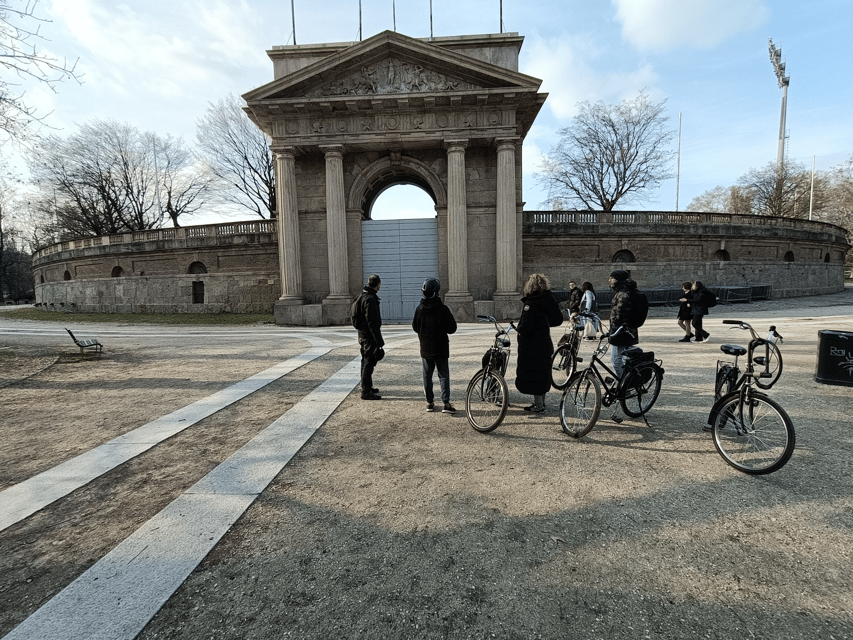 Milan: Guided Bike Tour - Guides, group size, and the pace of the ride