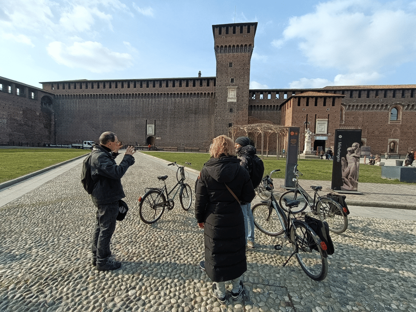Milan: Guided Bike Tour - Starting at Sforza Castle and the Peace Arch