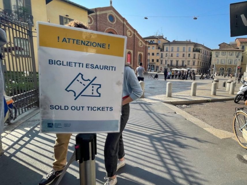 Milan: Guided Duomo, Last Supper and City Centre Tour - La Scala and the Galleria connect music with luxury