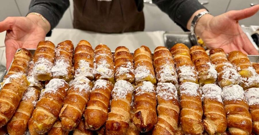 Milan: Guided Street Food Walking Tour with Food Tasting - Cannoncini and the sweeter finish