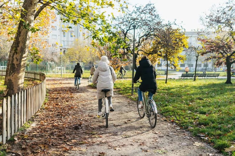 Milan: Hidden Gems Guided Bike Tour - Bikes, helmets, and the riding conditions