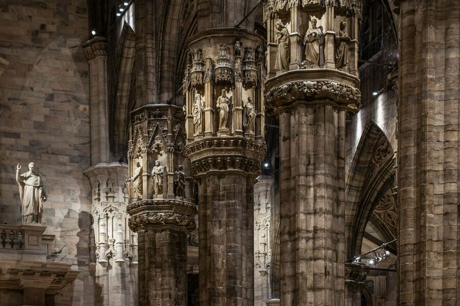 Milan: Milan Cathedral Direct Entrance - Terrace Excluded - The first sight inside: columns, vaults, and marble