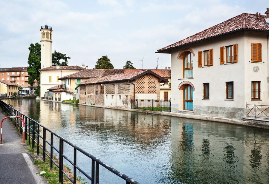 Milan: Navigli District Canal Boat Tour with Aperitivo - Key points to know