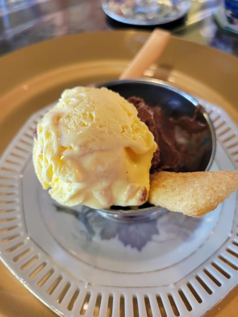 Milan: Pasta, Ravioli, and Gelato Class in a Glamorous Home - The home setting and the family story