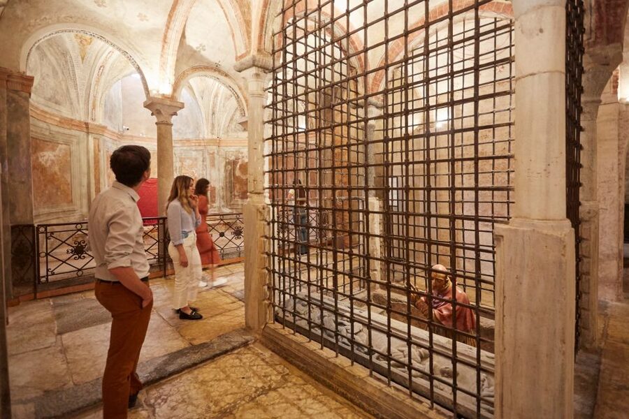 Milan: Pinacoteca Ambrosiana and San Sepolcro Crypt Ticket - Continue to the Crypt of San Sepolcro