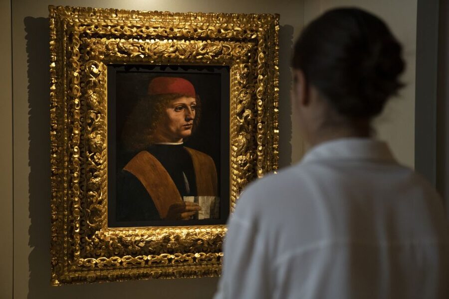 Milan: Pinacoteca Ambrosiana & da Vinci Codex Exhibition - Getting to Piazza Pio XI 2