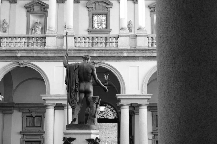 Milan: Pinacoteca Art Gallery and Brera District Guided Tour - Seeing Raffaello, Caravaggio, and Hayez with a guide