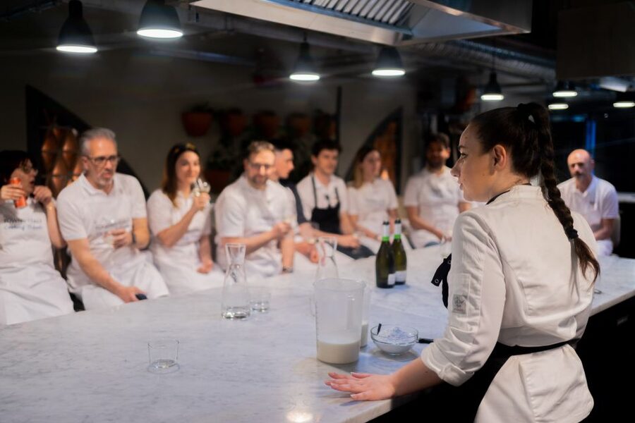 Milan: Pizza or Pasta and Gelato-Making Class with Wine - The pasta option for a different kind of dinner