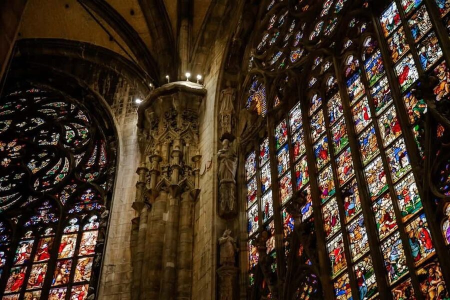 Milan: Priority Access Duomo and Rooftop Tour - Guides make the difference