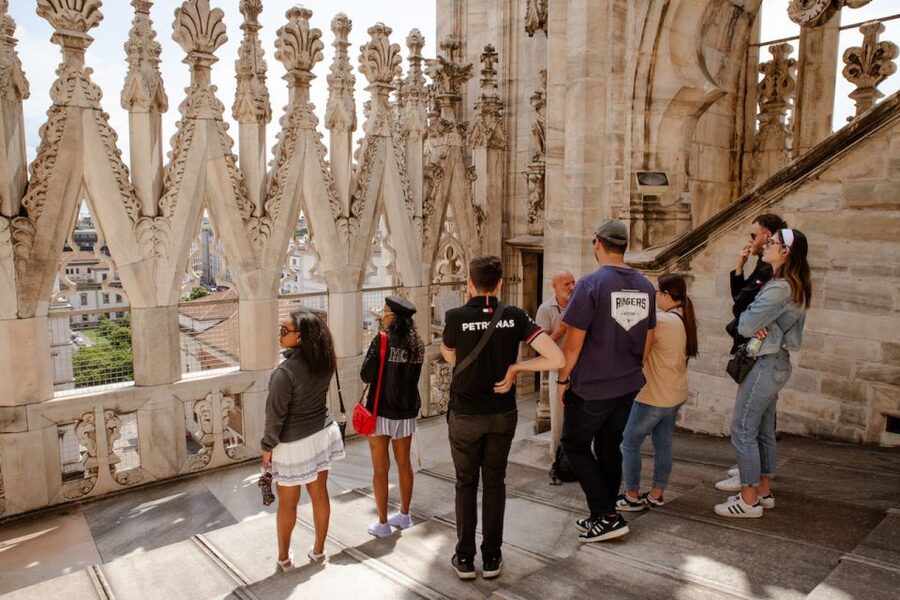 Milan: Priority Access Duomo and Rooftop Tour - Practical timing and weather advice