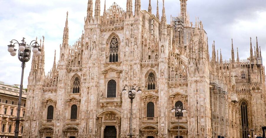 Milan: Priority Access Duomo and Rooftop Tour - The route up, and what the priority entrance changes