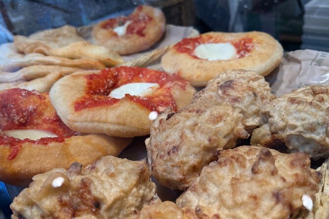 Milan's Authentic Street Food tour: A Gourmet Experience - Pizza, panzerotto, arancino, and supplì