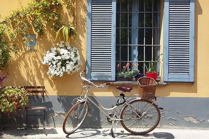 Milan's Hidden Gems: Unique Bike Tour (ENG, NL) - Brera and Sforza Castle add the old Milan