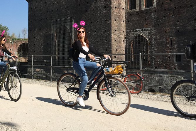 Milan's Hidden Gems: Unique Bike Tour (ENG, NL) - Corso Garibaldi and Sempione show two sides of city life