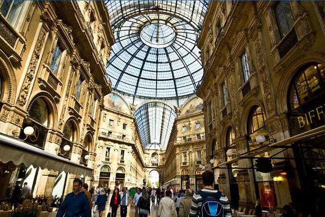 Milan's Must See: Half-Day Tour of Last Supper, Duomo & La Scala - La Scala, chandeliers and the public box
