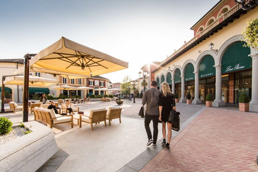 Milan: Serravalle Designer Outlet Roundtrip Bus Transfer - What the $28 transfer really gives you