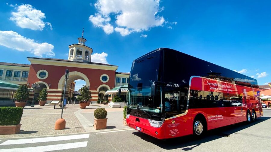 Milan: Serravalle Designer Outlet Roundtrip Bus Transfer - The 90-minute ride to Serravalle