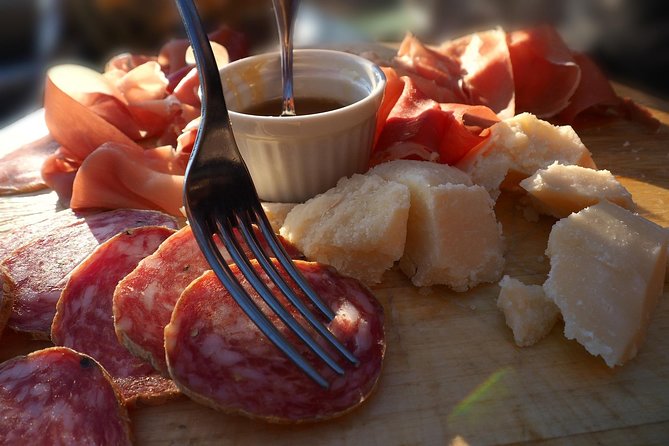 Milan: Sunset Navigli Food & Drinks Tour by Do Eat Better - Key things to know before you book