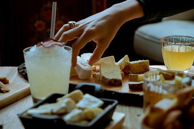 Milan: Sunset Navigli Food & Drinks Tour by Do Eat Better - Ending at Naviglio Grande with gelato