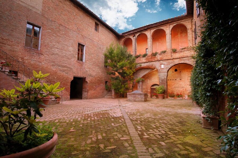 Montalcino: Brunello Wine Tasting & Lunch in a Tuscan Castle - My verdict: book it for the setting and the meal