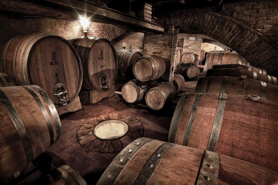 Montalcino: Brunello Wine Tasting & Lunch in a Tuscan Castle - Three Tuscan wines with local snacks