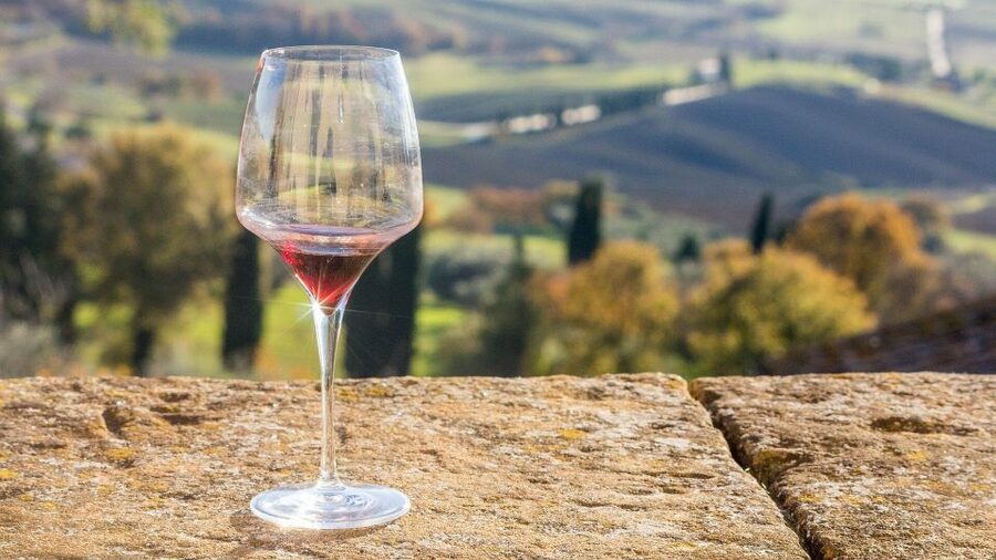 Montalcino: Brunello Wine Tasting & Lunch in a Tuscan Castle - A three-course lunch inside the castle