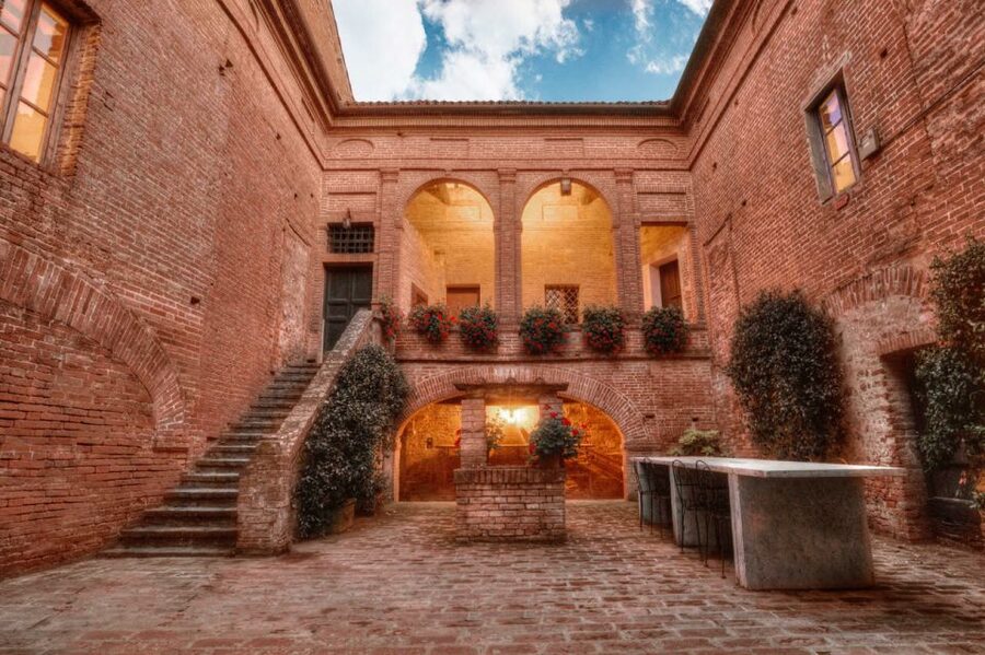 Montalcino: Brunello Wine Tasting & Lunch in a Tuscan Castle - Who will enjoy this Montalcino wine tour