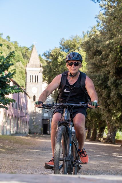 Monterosso al Mare: Cinque Terre National Park E-Bike Tour - What the guides add to the ride