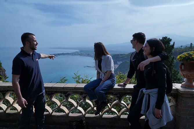 Mt. Etna and Taormina village full day tour from Catania - Two hours along Taormina’s Corso Umberto