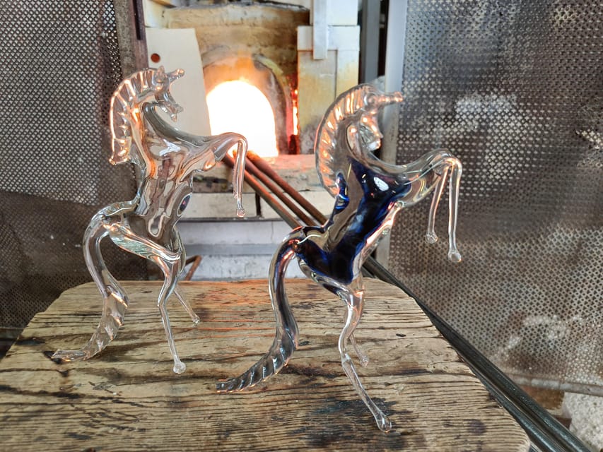 Murano: Glass Blowing Demonstration and Artistic Glass Gift - The showroom: beautiful, useful, and worth approaching carefully
