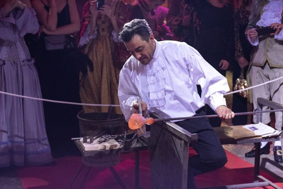 Murano: Glass Blowing Demonstration with Optional Drinks - Key points at a glance