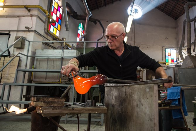 Murano Glass Experience With a Visit to a Burano Lace Island - Setting out across the Venice Lagoon