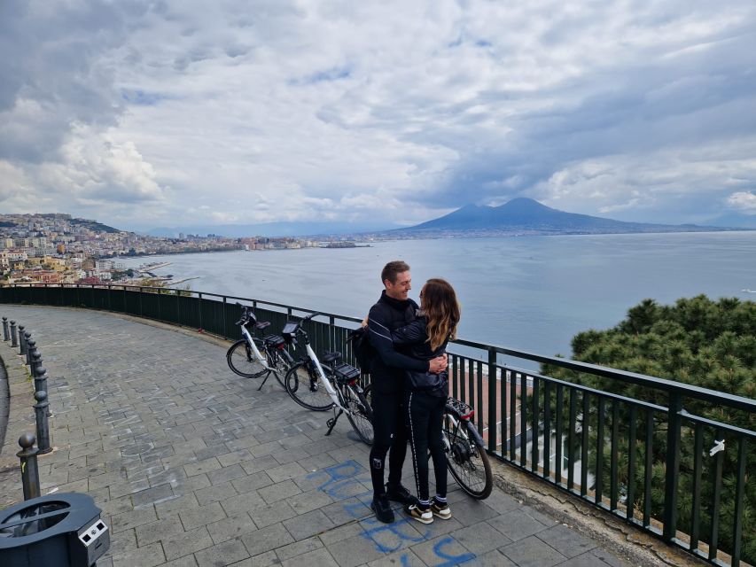 Naples: City Highlights Guided Bike Tour - Along the Bay with Vesuvius behind you