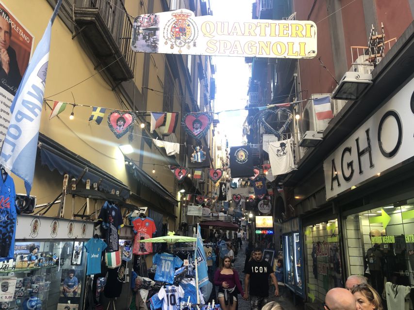 Naples: Guided Pub Crawl in the Old Town - Starting at Toledo Metro with Samuele