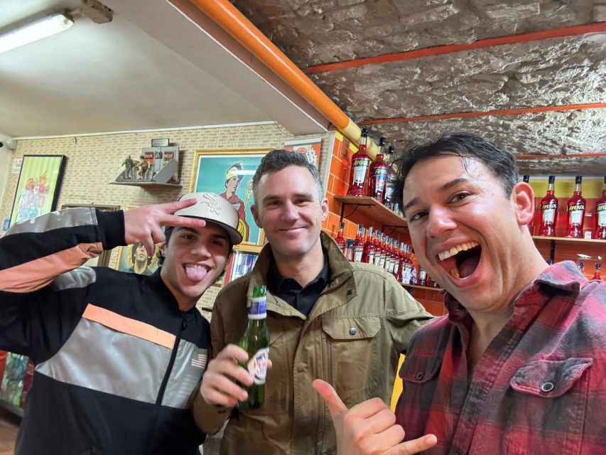 Naples: Guided Pub Crawl in the Old Town - Reaching the Spanish Quarters and its bar scene