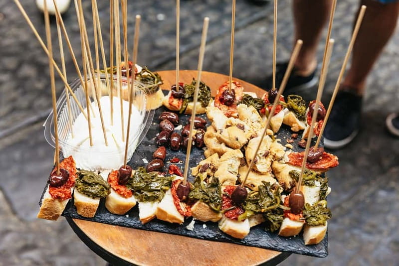 Naples: Guided Street Food Tour with Spritz - The first tastes: local recipes before the main walk