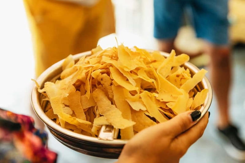 Naples: Guided Street Food Tour with Spritz - San Gregorio Armeno and the city’s handmade traditions