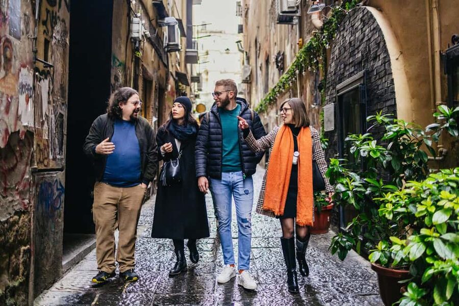 Naples: Old Town Guided Walking Tour - Via dei Tribunali and the Decumani
