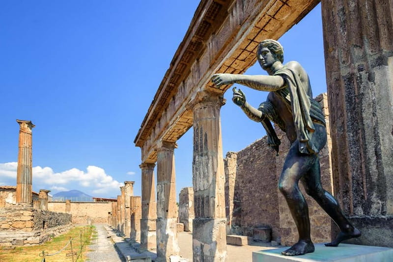 Naples or Sorrento: Full-Day Pompeii and Mount Vesuvius Tour - Who should book this day trip