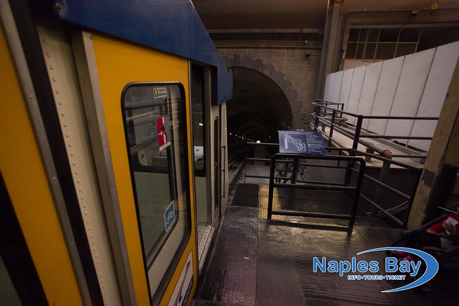 Naples Panoramic Walking Tour: From the Hills to the Center - What to bring and how to prepare