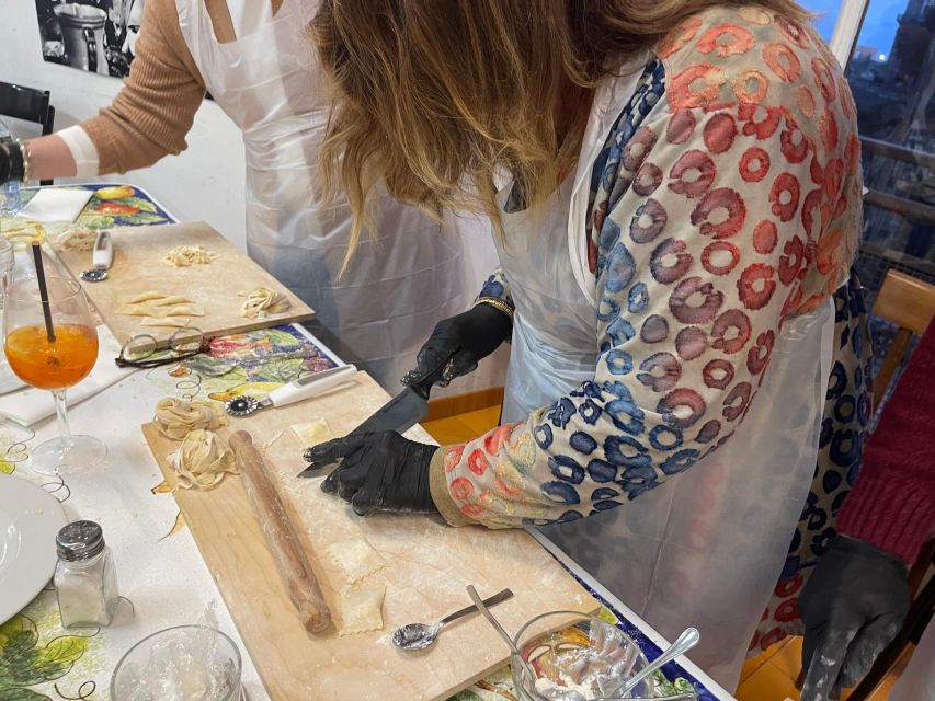 Naples: Pasta Cooking Class with Tiramisù and a Drink - Quick take: what makes this class worthwhile